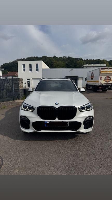 Weiß Gebraucht 2019 BMW X5 Sport Line SUV | 41.990 € - Bild 1/4