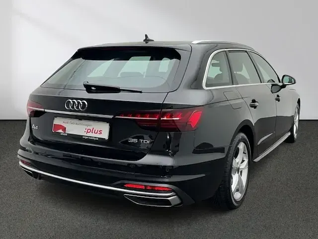 Gebraucht Audi A4 Advanced Plus 163 PS (119 kW) 2025 Mythosschwarz metallic Limousine