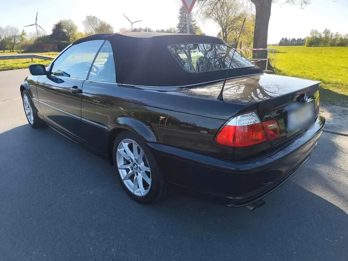 Gebraucht BMW 320 Cabriolet 170 PS (125 kW) 2002 Schwarz Cabrio