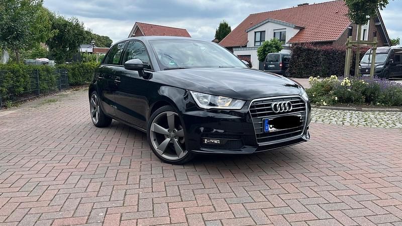 Schwarz Gebraucht 2016 Audi A1 Sportback S-Line Kleinwagen | 14.200 € (Guter Preis) - Bild 1/4