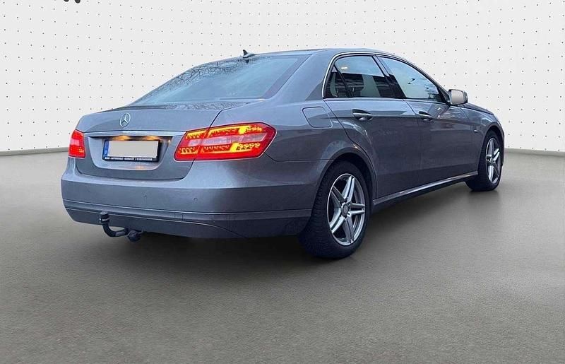 Gebraucht Mercedes E220 170 PS (125 kW) 2010 Grau Limousine