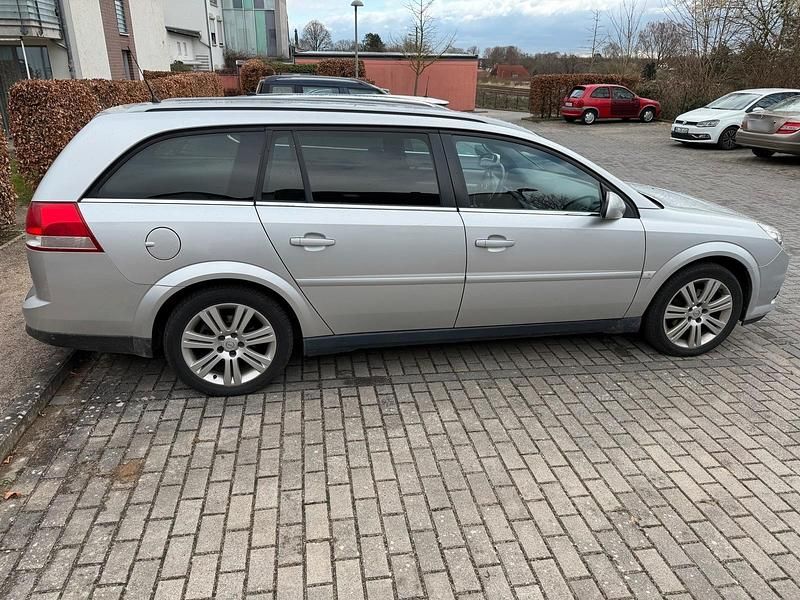 Gebraucht Opel Vectra 150 PS (110 kW) 2005 Silber Kombi