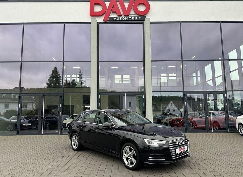 Brillantschwarz Gebraucht 2017 Audi A4 Sport Kombi | 12.991 € (Superpreis) - Bild 1/4