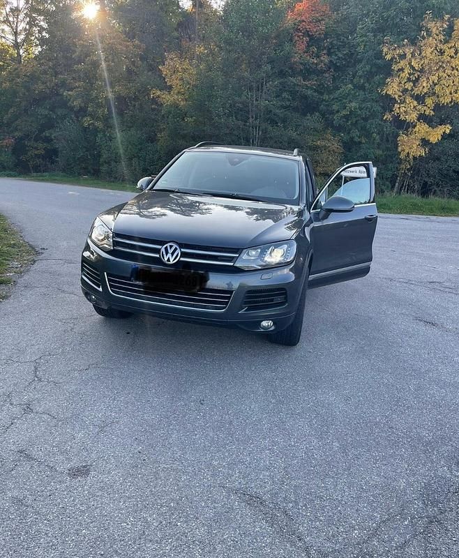 Grau Gebraucht 2014 VW Touareg SUV | 12.900 € (Superpreis) - Bild 1/4