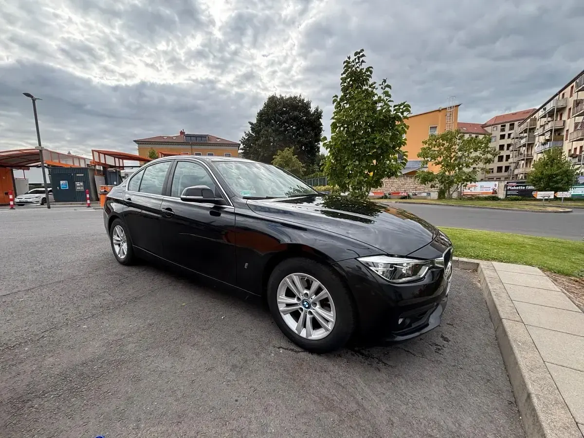 Gebraucht BMW 330e 252 PS (185 kW) 2018 Schwarz Limousine