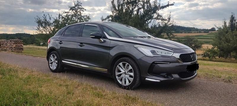 Grau Gebraucht 2017 Citroën DS5 Kleinwagen | 13.500 € (Teuer) - Bild 1/4
