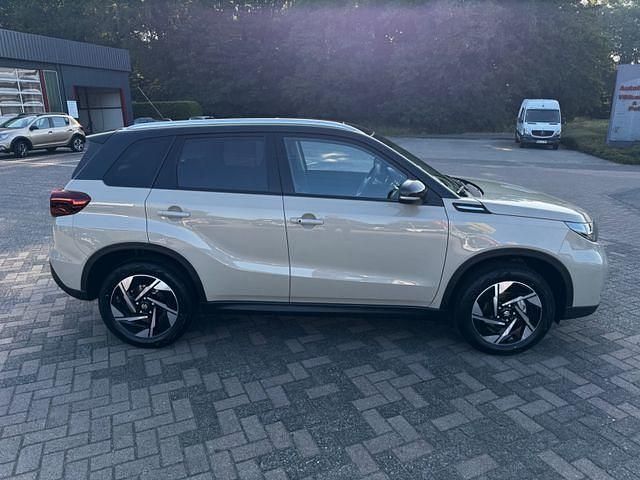 Gebraucht Suzuki Vitara Comfort+ 129 PS (94 kW) 2025 Beige SUV