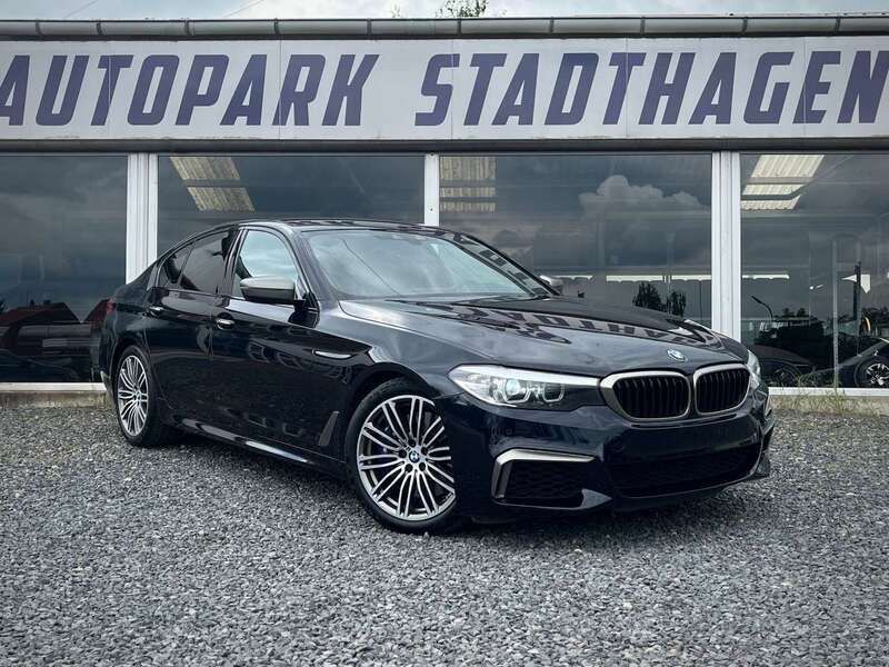 Carbonschwarz metallic Gebraucht 2018 BMW 550 Limousine | 38.490 € (Fairer Preis) - Bild 1/4