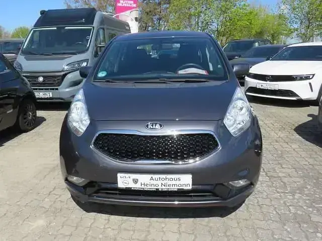 Gebraucht Kia Venga Attract 90 PS (66 kW) 2017 Grau Kleinwagen