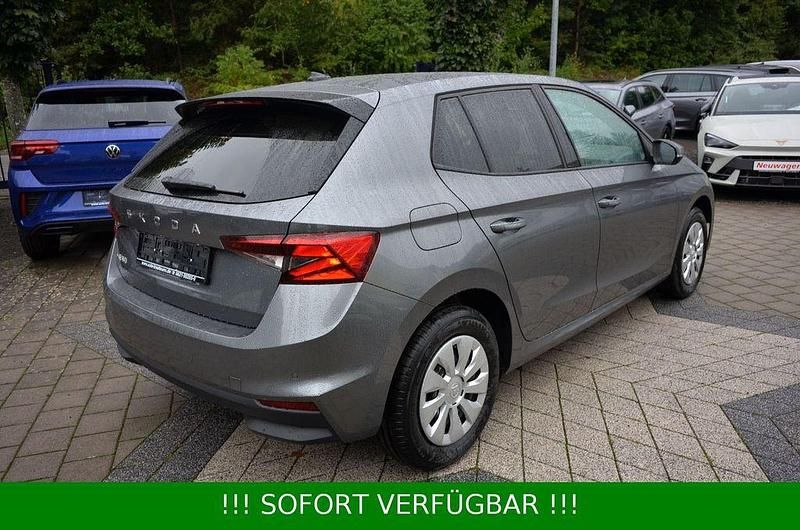 Neu Skoda Fabia 116 PS (85 kW) 2025 Graphite grau Limousine