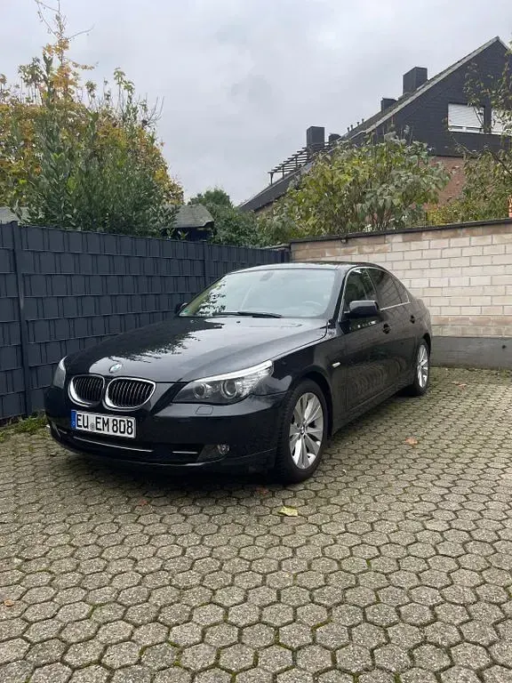 Second-hand BMW 525 218 CP (160 kW) 2008 Negru Berlinǎ