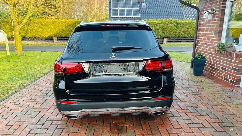 Gebraucht Mercedes GLC220 194 PS (142 kW) 2020 Schwarz SUV