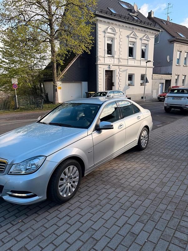 Gebraucht Mercedes C180 158 PS (116 kW) 2012 Silber Limousine