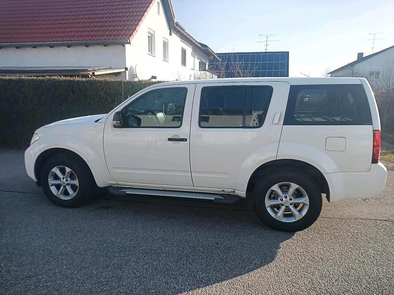 Gebraucht Nissan Pathfinder 190 PS (139 kW) 2011 Weiß SUV