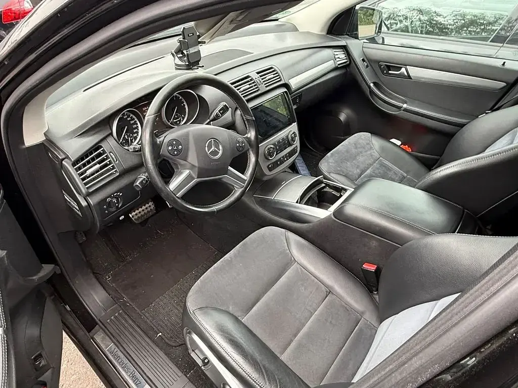 Gebraucht Mercedes R350 265 PS (194 kW) 2010 Schwarz Kombi
