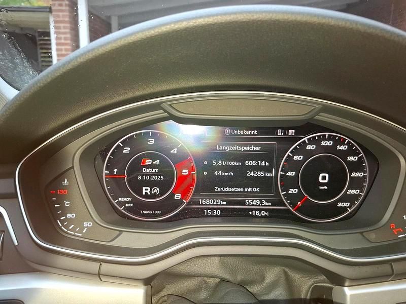 Silber Gebraucht 2016 Audi A4 Kombi | 17.100 € (Etwas zu teuer) - Bild 1/3