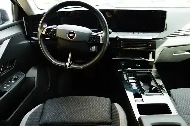 Gebraucht Opel Astra Edition 131 PS (96 kW) 2024 Weiß Kleinwagen
