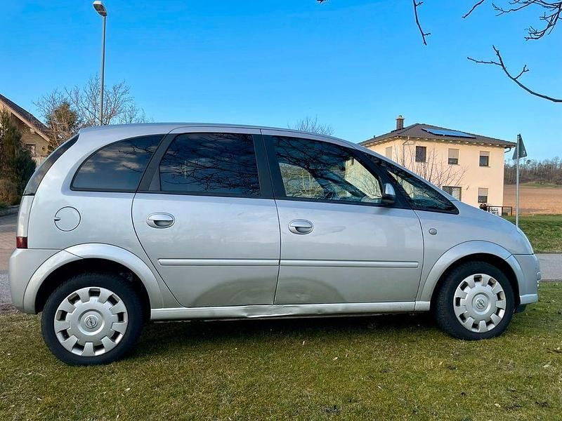 Gebraucht Opel Meriva 105 PS (77 kW) 2007 Silber Van / Kleinbus