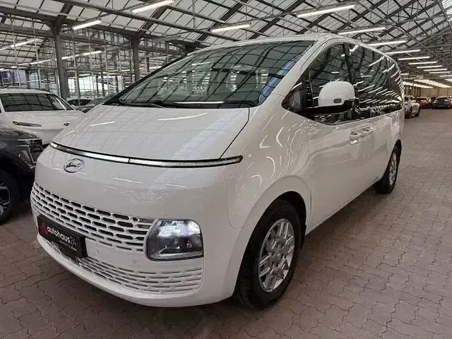 Gebraucht Hyundai Staria Trend 177 PS (130 kW) 2024 Weiß Van / Kleinbus