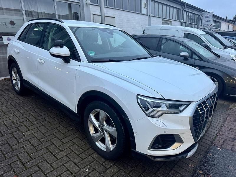 Weiß Gebraucht 2020 Audi Q3 Advanced SUV | 22.490 € (Guter Preis) - Bild 1/4