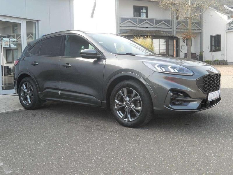 Gebraucht Ford Kuga ST-Line 190 PS (139 kW) 2023 Magneticgrau (metallic) SUV