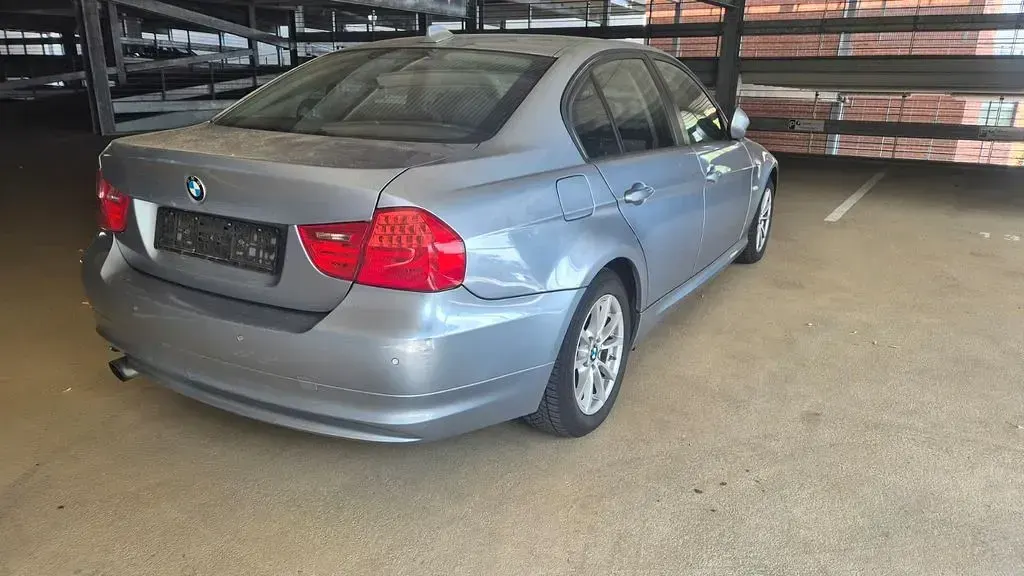 Gebraucht BMW 318 143 PS (105 kW) 2008 Silber Limousine