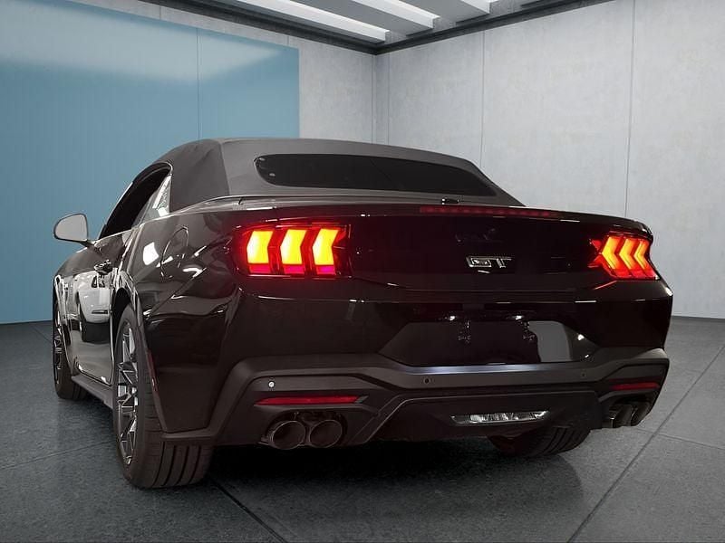 Neu Ford Mustang Convertible 446 PS (328 kW) 2025 Schwarz Cabrio