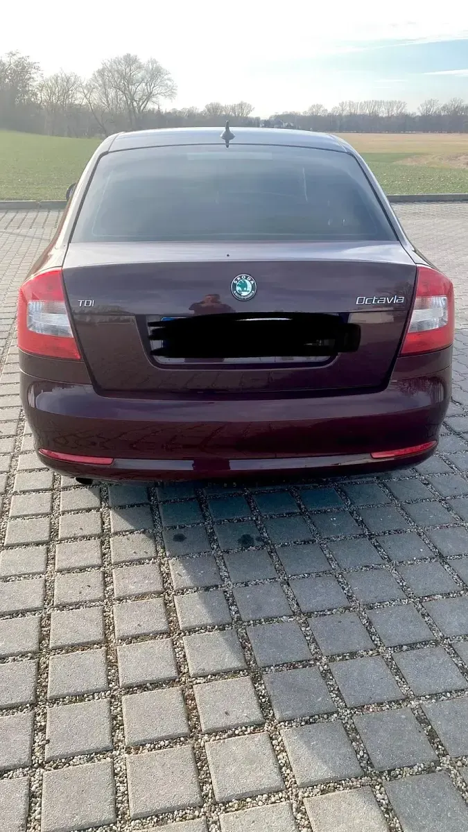 Gebraucht Skoda Octavia 105 PS (77 kW) 2012 Andere farben Limousine