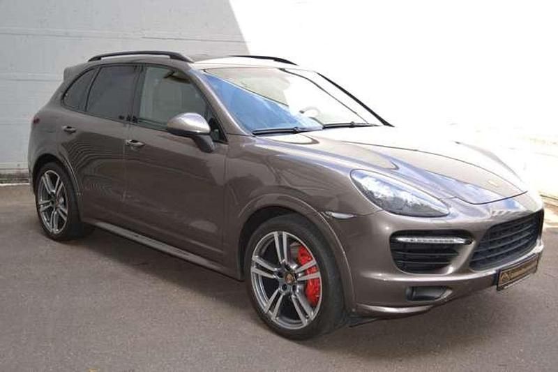 Braun Gebraucht 2013 Porsche Cayenne GTS SUV | 36.300 € (Teuer) - Bild 1/4