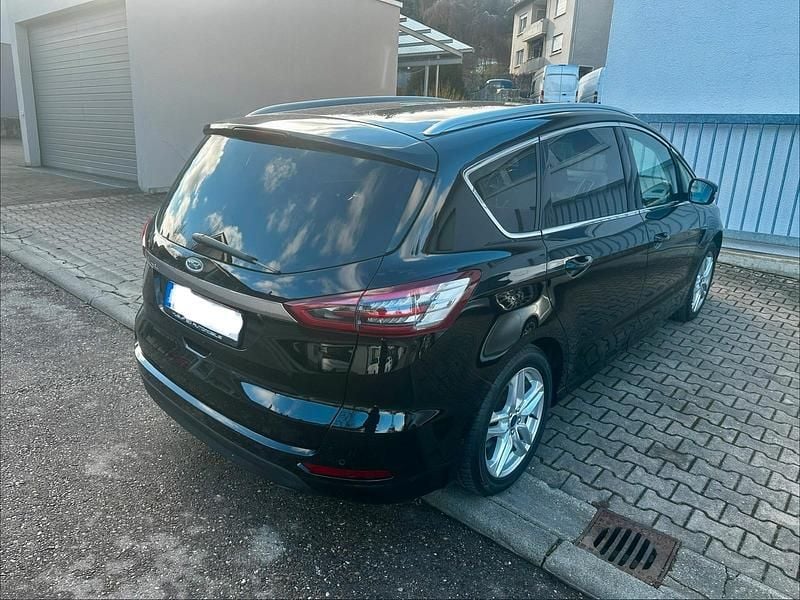 Gebraucht Ford S-MAX Titanium 150 PS (110 kW) 2016 Schwarz Van / Kleinbus