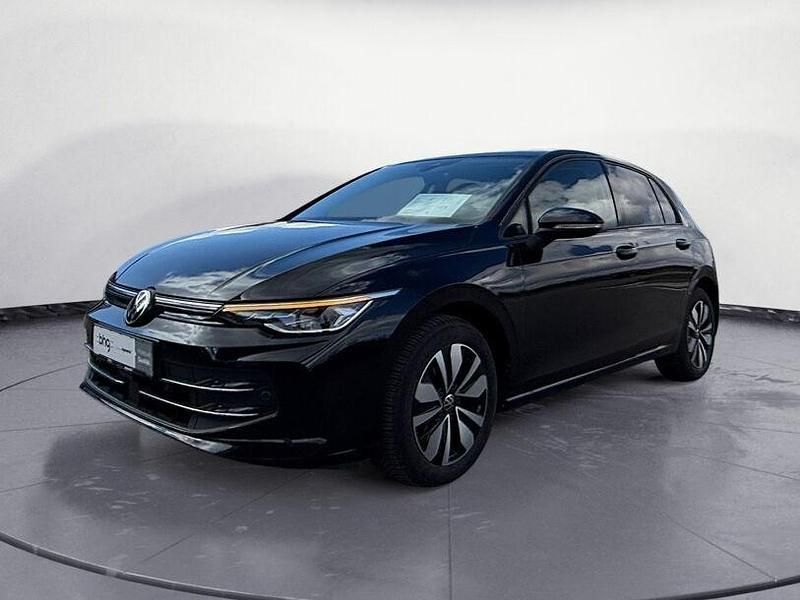 Gebraucht VW Golf VIII Life 150 PS (110 kW) 2025 Grenadillschwarz metallic Limousine