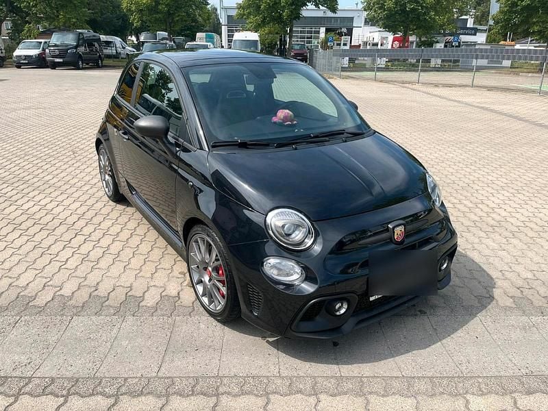 Gebraucht Abarth 695 180 PS (132 kW) 2023 Schwarz Kleinwagen