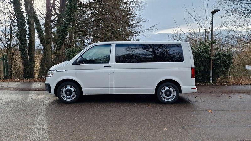 Gebraucht VW Multivan Trendline 150 PS (110 kW) 2021 Weiß Van