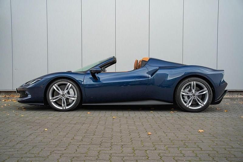 Gebraucht Ferrari 296 829 PS (609 kW) 2025 Blau Cabrio