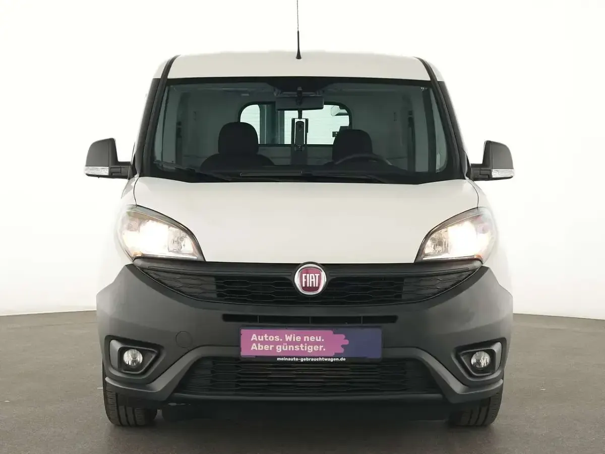 Gebraucht Fiat Doblò 95 PS (69 kW) 2021 Weiß Van / Kleinbus