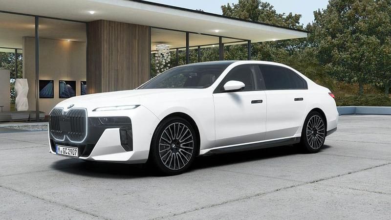 Mineralweiß metallic Gebraucht 2026 BMW 740 Performance Limousine | 112.947 € (Superpreis) - Bild 1/4
