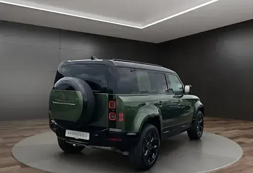 Gebraucht Land Rover Defender SE Dynamic 249 PS (183 kW) 2026 Grün SUV