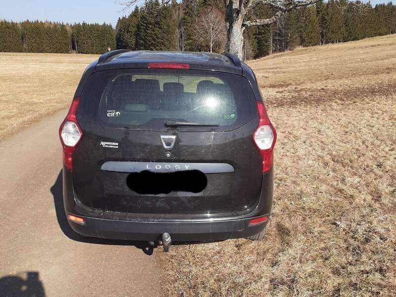 Schwarz Gebraucht 2013 Dacia Lodgy Lauréate Van / Kleinbus | 4.800 € (Teuer) - Bild 1/4