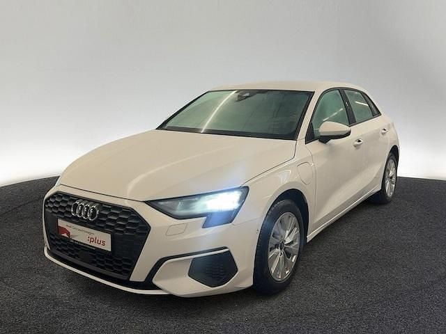Gebraucht Audi A3 Sportback e-tron 204 PS (150 kW) 2023 Ibisweiß Kleinwagen