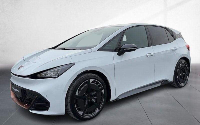 Neu Cupra Born 169 kW (231 PS) 2026 Glacial white metallic Kleinwagen