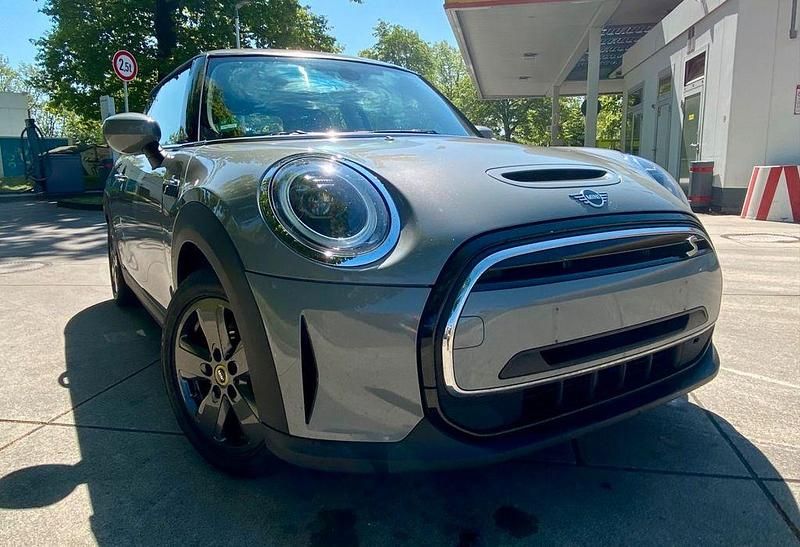Grau Gebraucht 2022 Mini Cooper SE Kleinwagen | 14.800 € (Guter Preis) - Bild 1/4