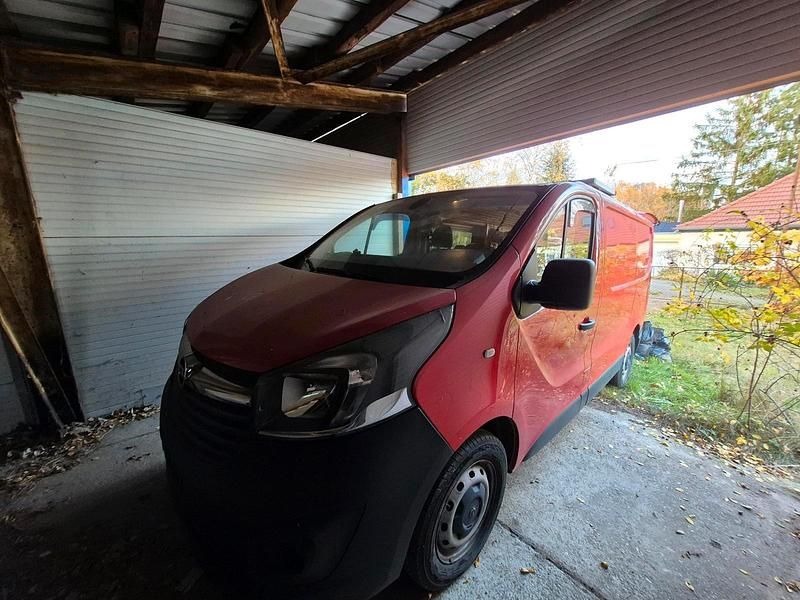 Rot Gebraucht 2018 Opel Vivaro Van | 15.000 € - Bild 1/4
