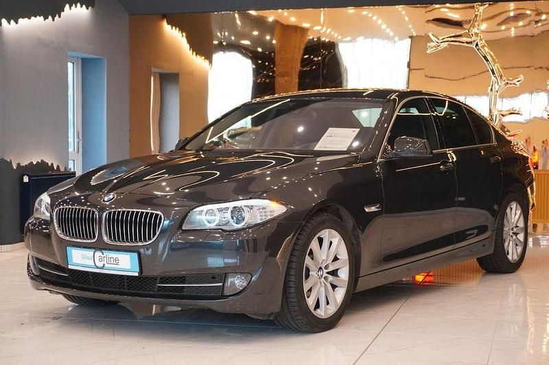 Grau Gebraucht 2011 BMW 530 Performance Limousine | 13.699 € (Fairer Preis) - Bild 1/4