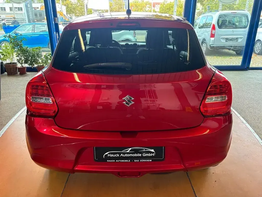 Gebraucht Suzuki Swift Comfort 111 PS (81 kW) 2017 Rot Kleinwagen