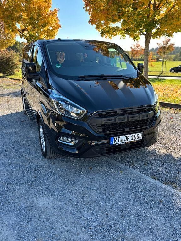 Schwarz Gebraucht 2018 Ford Tourneo Custom Van / Kleinbus | 19.800 € (Fairer Preis) - Bild 1/4