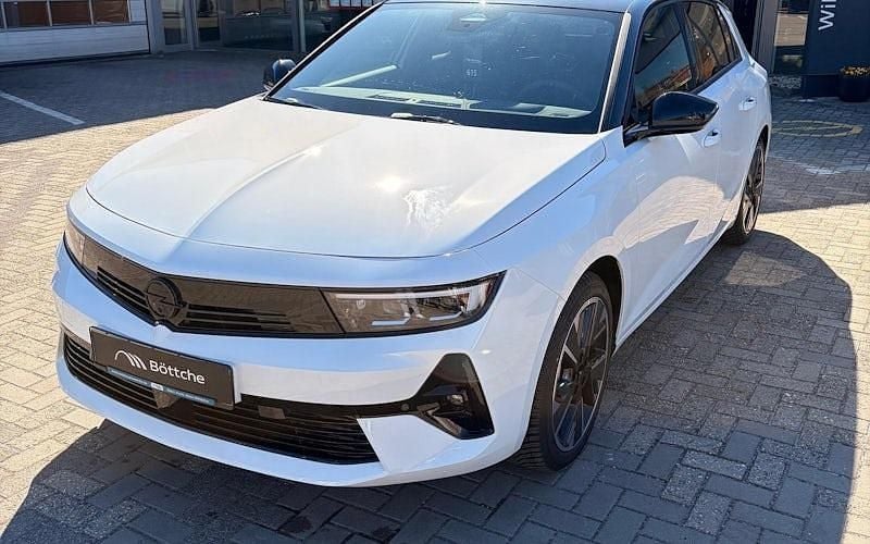 Neu Opel Astra 114 kW (156 PS) 2026 Lack weiss banquise/typ aussenverkleidung spiegel flach standard Limousine