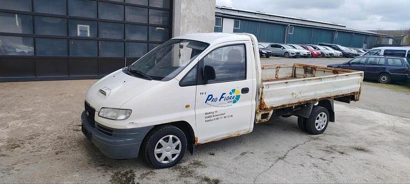 Gebraucht Hyundai H-1 100 PS (73 kW) 2004 Weiß Van / Kleinbus