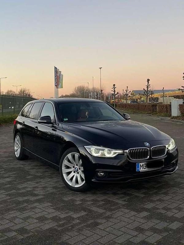 Schwarz Gebraucht 2015 BMW 335 Luxury Line Kombi | 17.300 € (Fairer Preis) - Bild 1/4