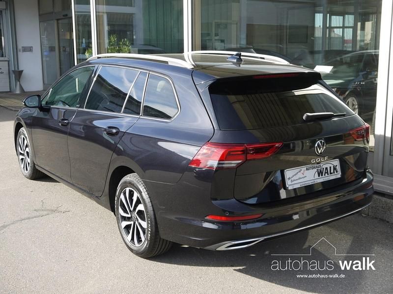 Gebraucht VW Golf VIII Active 116 PS (85 kW) 2022 Deep black perleffekt Kombi