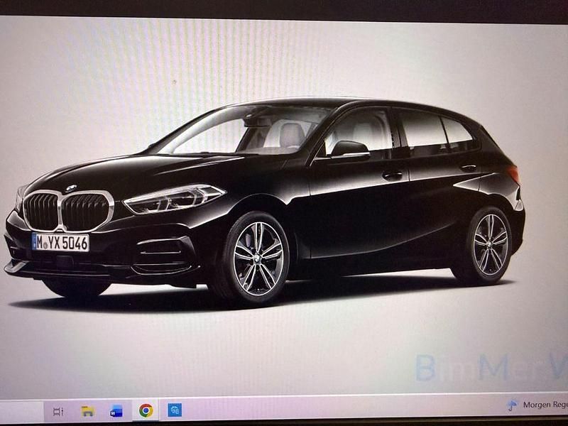 Schwarz Gebraucht 2022 BMW 120 Sport Line Kleinwagen | 17.990 € (Superpreis) - Bild 1/4